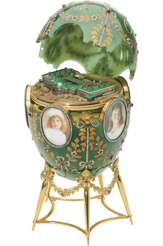 Oeuf Fabergé des Tsars de Russie. Source Victoria & Albert Museum