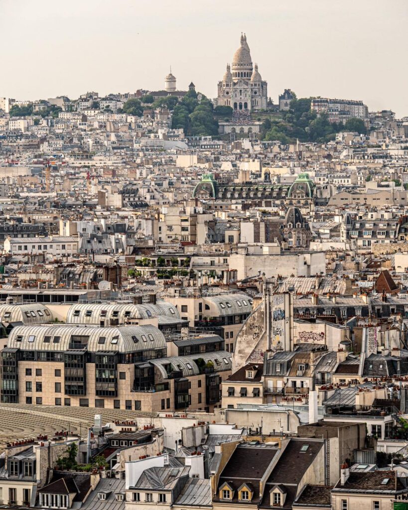 Vue sur la butte Montmartre - Paris @petch77