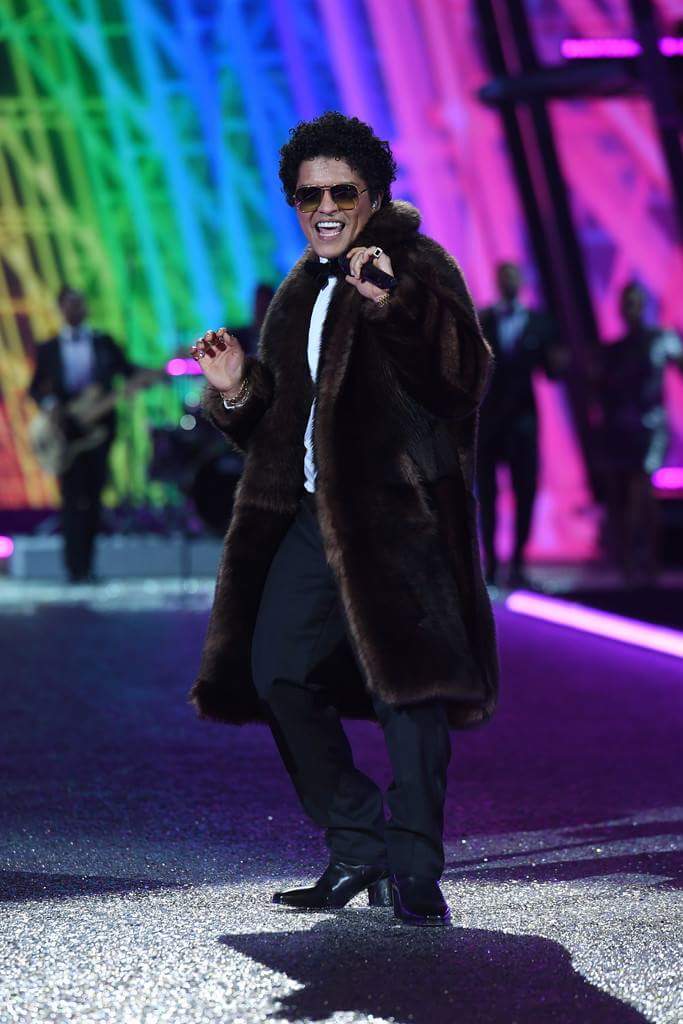 Bruno Mars au défilé Victoria's secret 2016