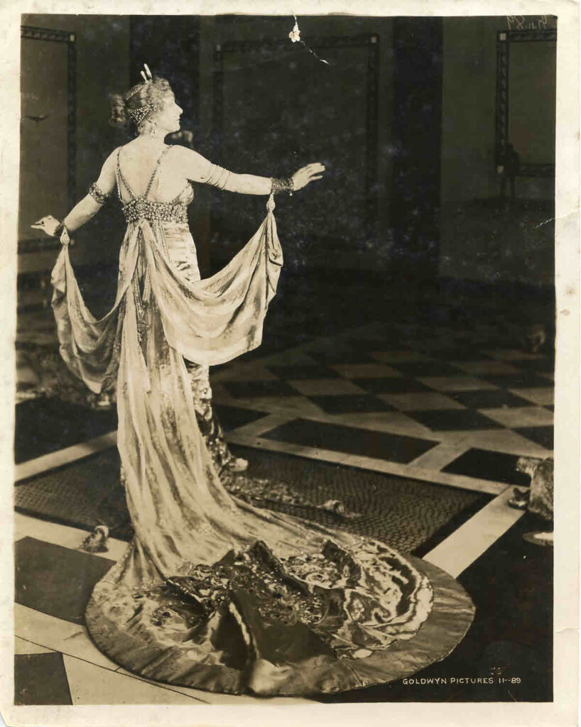 Claude Debussy a assuré à Albert Carre, chef de l'Opéra-Comique, que Mary Garden était le choix idéal pour chanter Mélisande à l'Opéra-Comique.