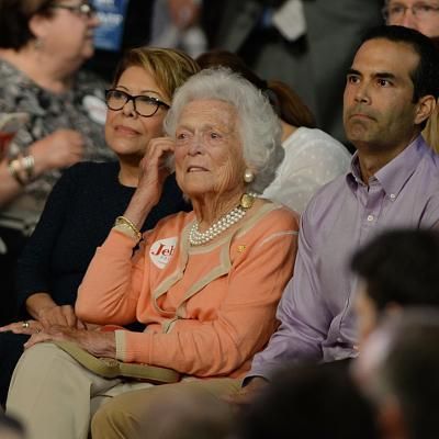 Barbara Bush. Photo de Photo de 
Larry Marano
 sur Getty Images
｜