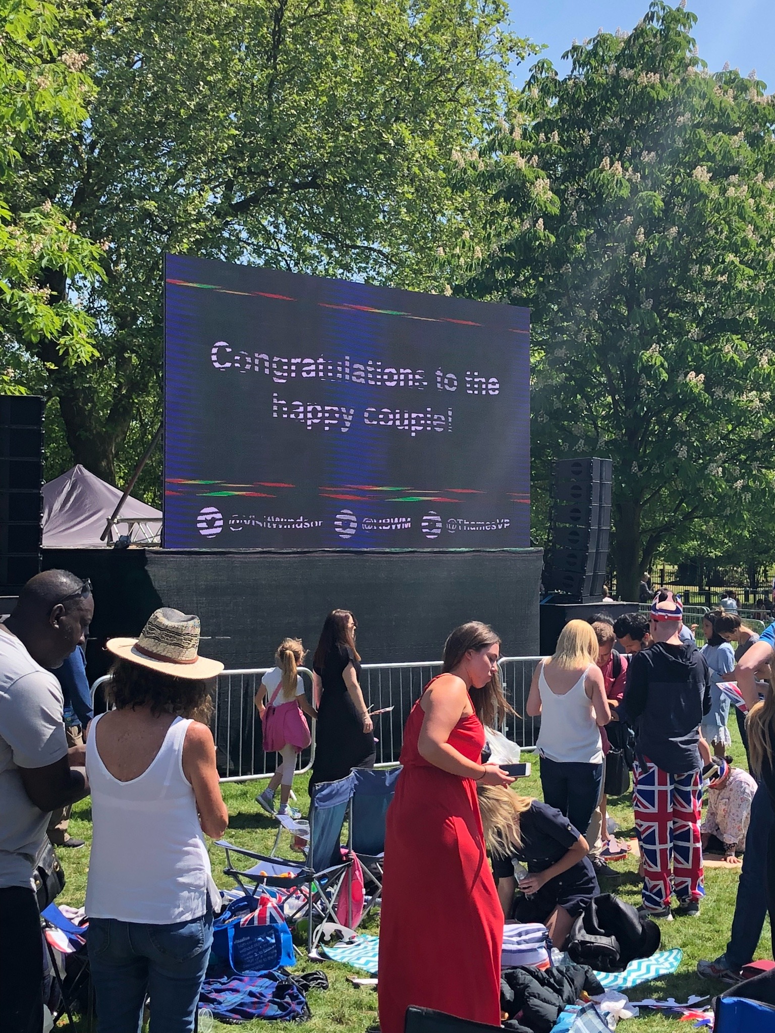 La foule britannique mariage Harry & Meghan