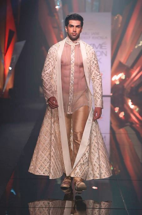 Abu Jani Sandeep Khosla : Les Maîtres de la Haute Couture Indienne