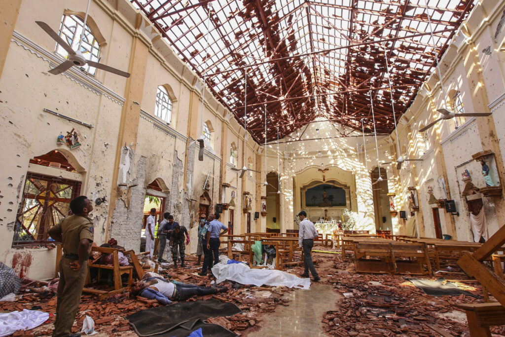 Résultats et conséquences de l'attentat-suicide à l'église Saint-Sébastien à Katuwapitiya, Negombo, Sri Lanka, Pâques 2019.. Source CNN