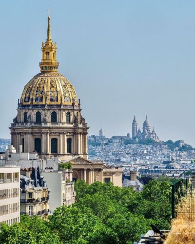 Le dôme doré des Invalides crée sous Louis XIV par Hardouin-Mansart et aujourd'hui résidence du repos éternel de l'Empereur Napoléon 1er.📷 laurent_a_paris