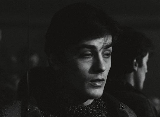 Alain Delon considéré longtemps comme le plus bel homme au monde