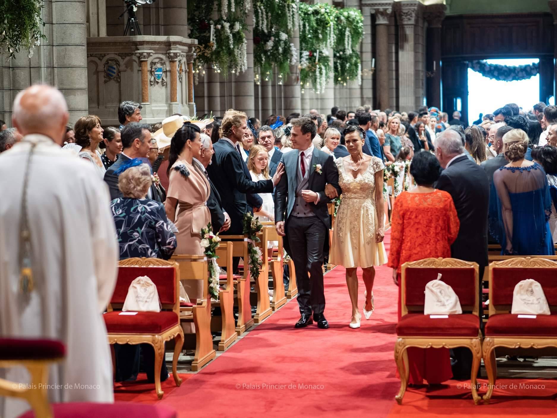 Le mariage religieux de Louis et sa mère Stéphanie de Monaco