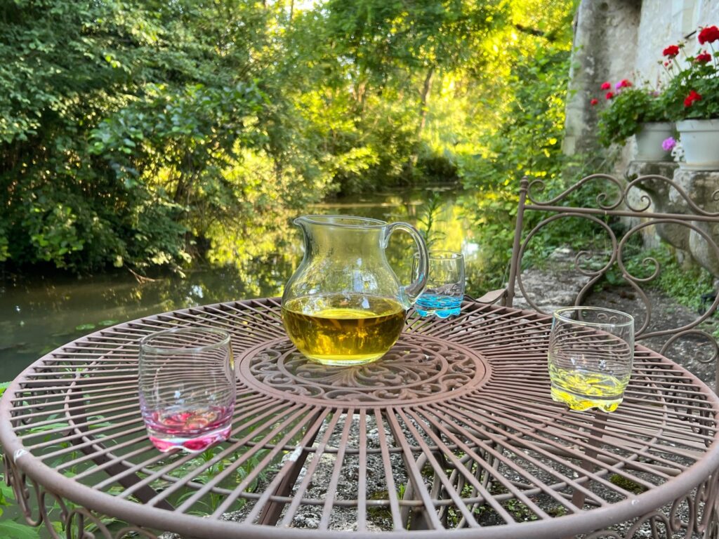 verveine au bord de l'eau par Moulin Girault