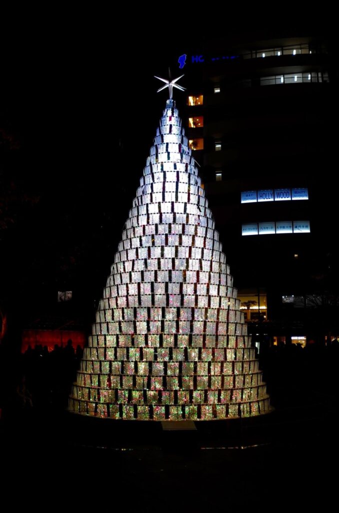 Le sapin de Noel à leds de Roppongi à Minato-Ku