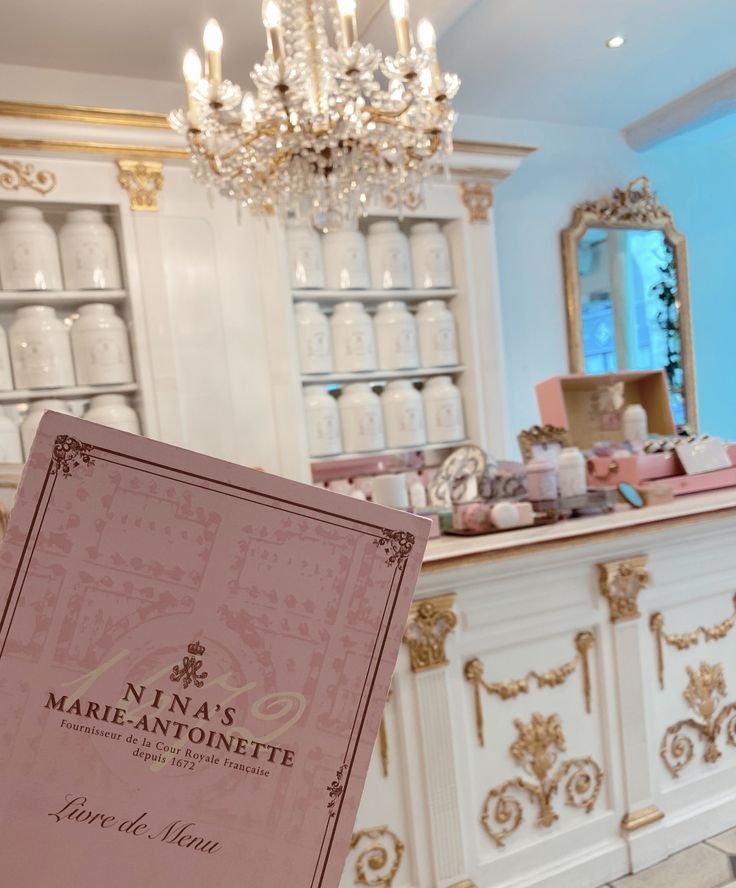 Le Paris de Nina un salon de thé parisien très Marie-Antoinette