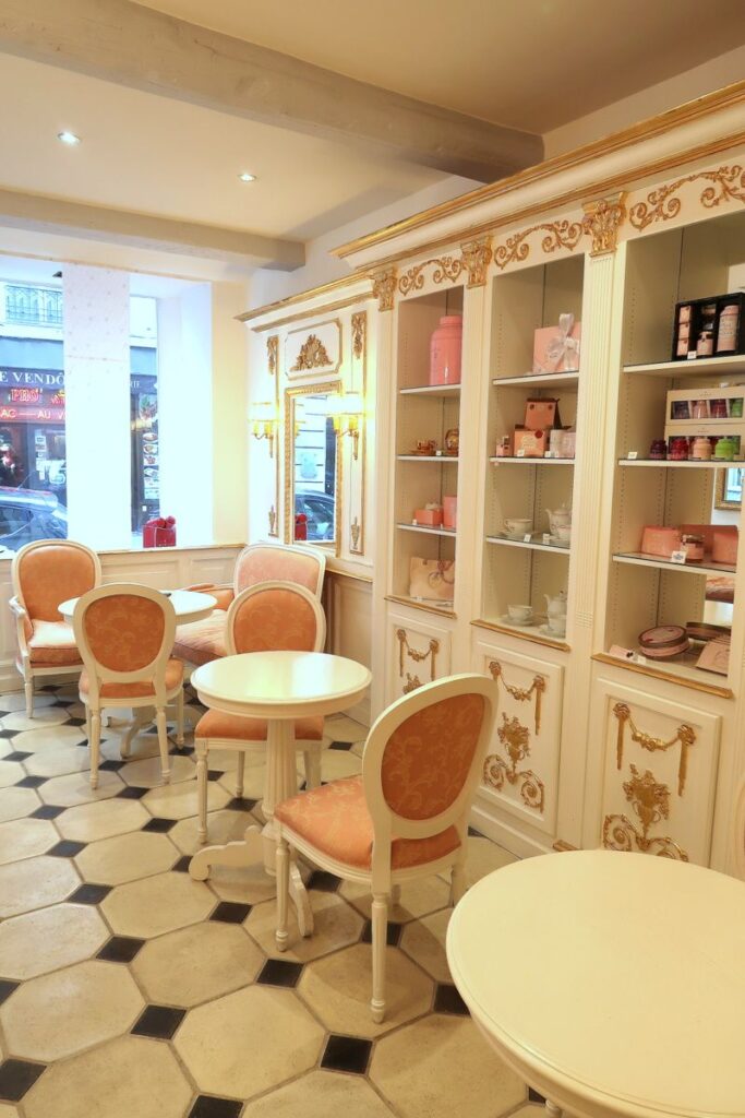 Nina's Marie-Antoinette un salon de thé parisien royal