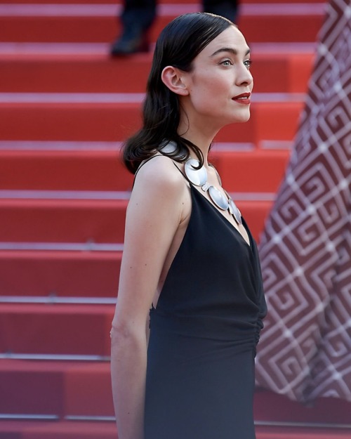 CANNES, FRANCE - MAY 21: Alexa Chung attends the "Firebrand (Le Jeu De La Reine)" red carpet during the 76th annual Cannes film festival at Palais des Festivals on May 21, 2023 in Cannes, France. (Photo by Kristy Sparow/Getty Images)
