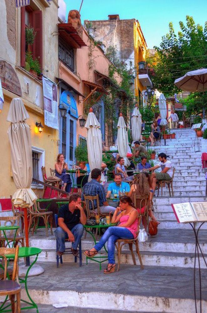 Plaka sous l'acropole d'Athènes