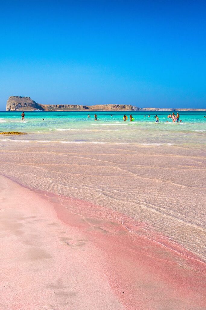 balos beach et sa plage de sa sable rose