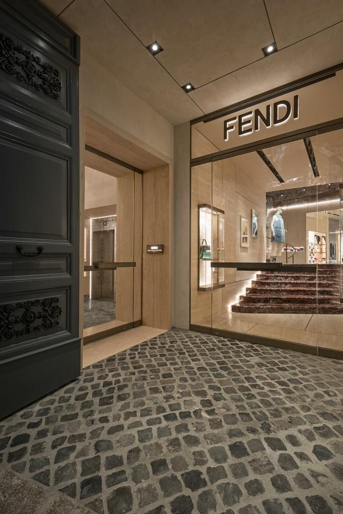 À Rome, Fendi dévoile un boutique-hôtel confidentiel dans son somptueux Palazzo