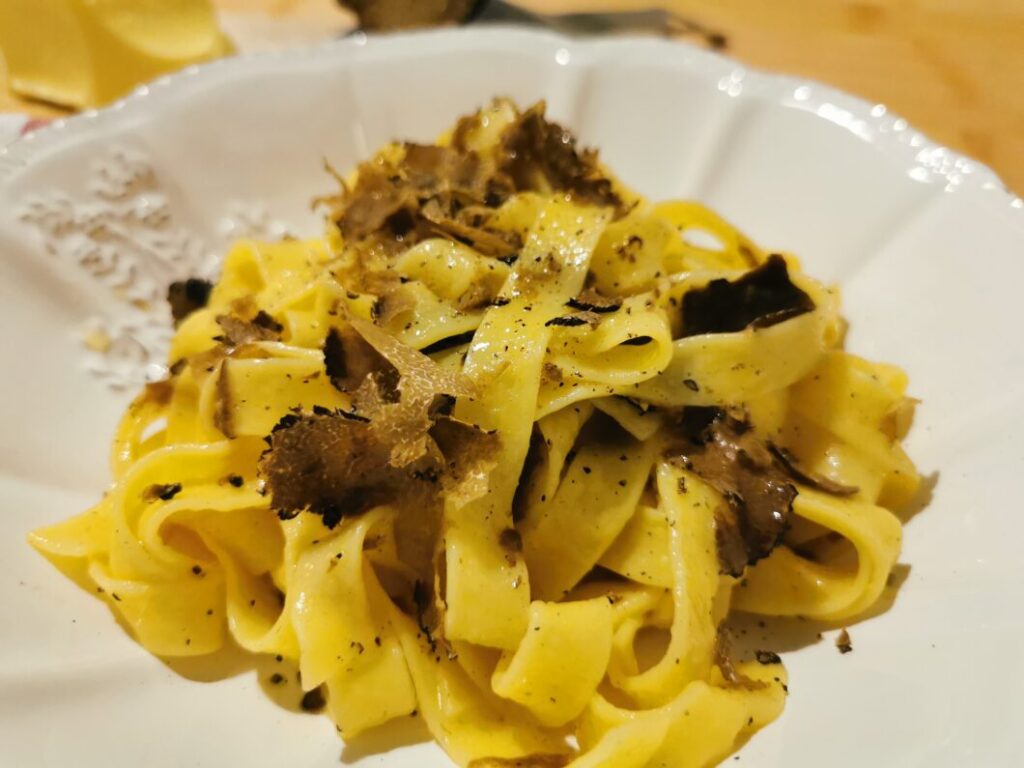 Taglatelle al tartufo des plats de pâtes favoris en Italie
