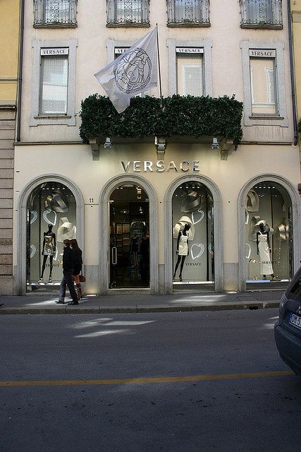 Versace Via Montenapoleone Milan