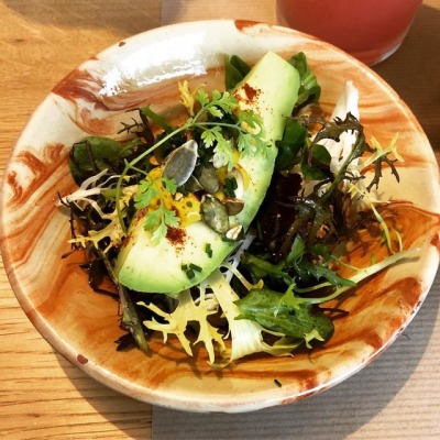 vocat mimosa au hummus de curcuma 🥑 du @lepotagerdecharlotte by eattheground