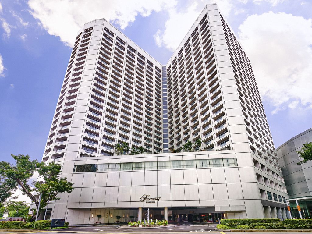 S’élevant dans une tour étincelante au‑dessus de la station MRT City Hall, le Fairmont Singapore est un phare de luxe au cœur du Downtown Core de la Cité‑Lion copyright Accor