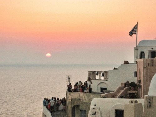 santorini surpeuple by Ena Nistagmeno