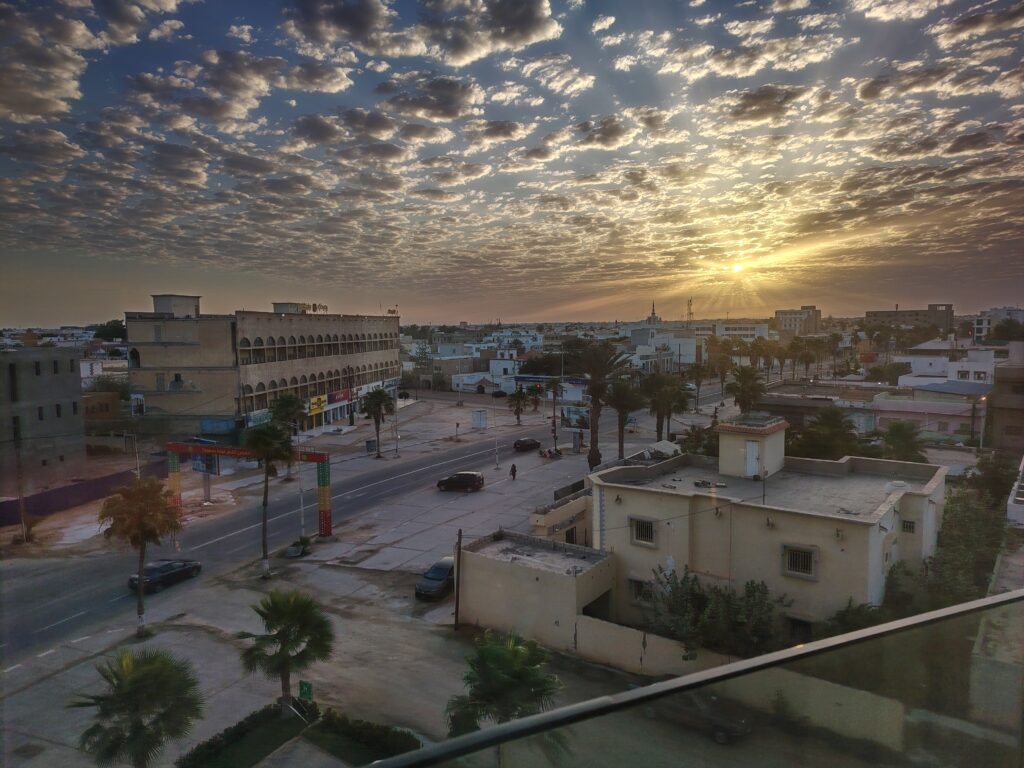 Vue matinale depuis le balcon de ma chambre, vue sur la Mauritanie et enchantement - Fasq Hotel Nouakchott.