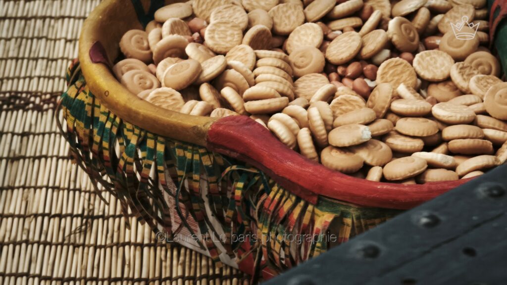 Traditionnellement, le thé est préparé trois fois, avec un goût différent à chaque infusion : amer, sucré puis doux. Copyright Photo Laurent Lo